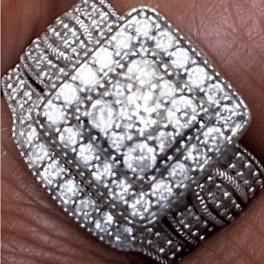 BEAUTIFUL ZALES WEDDING RING SET SIZE 5 - Picture 9 of 11